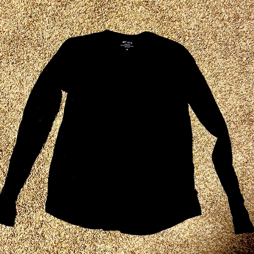 FIGS Long Sleeve Shirt:NEVER BEEN WORN!!!